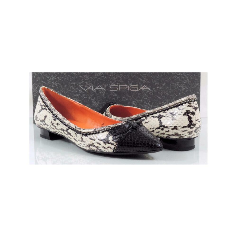 Via Spiga Dottie Pointed Toe Flat Shoes Leather Light Cream / Black Size 7.5